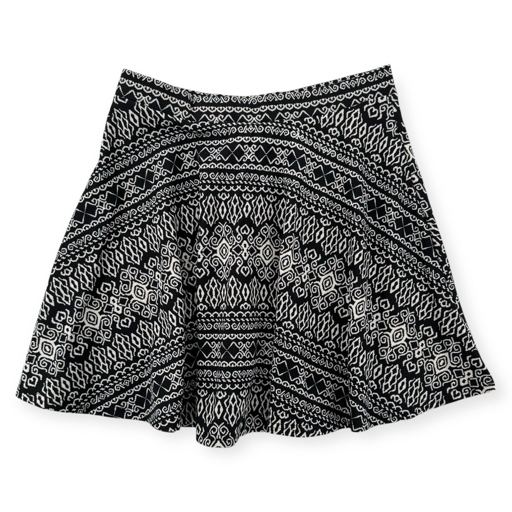 American Rag Cie Mini Skirt Womens Medium Black Aztec Geo Knit Stretch Flare NWT